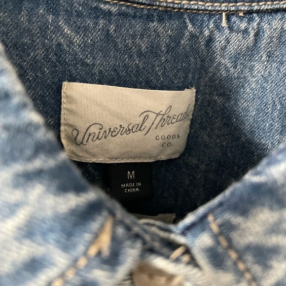 UNIVERSAL THREAD - Long Sleeve Collared Cropped Button-Down Shirt - Picture 7 of 11